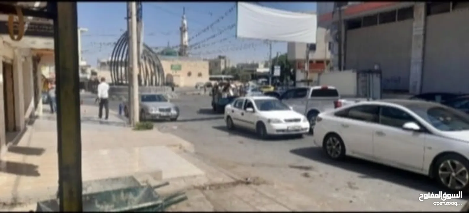 مجمع تجاري للبيع في عين الباشا