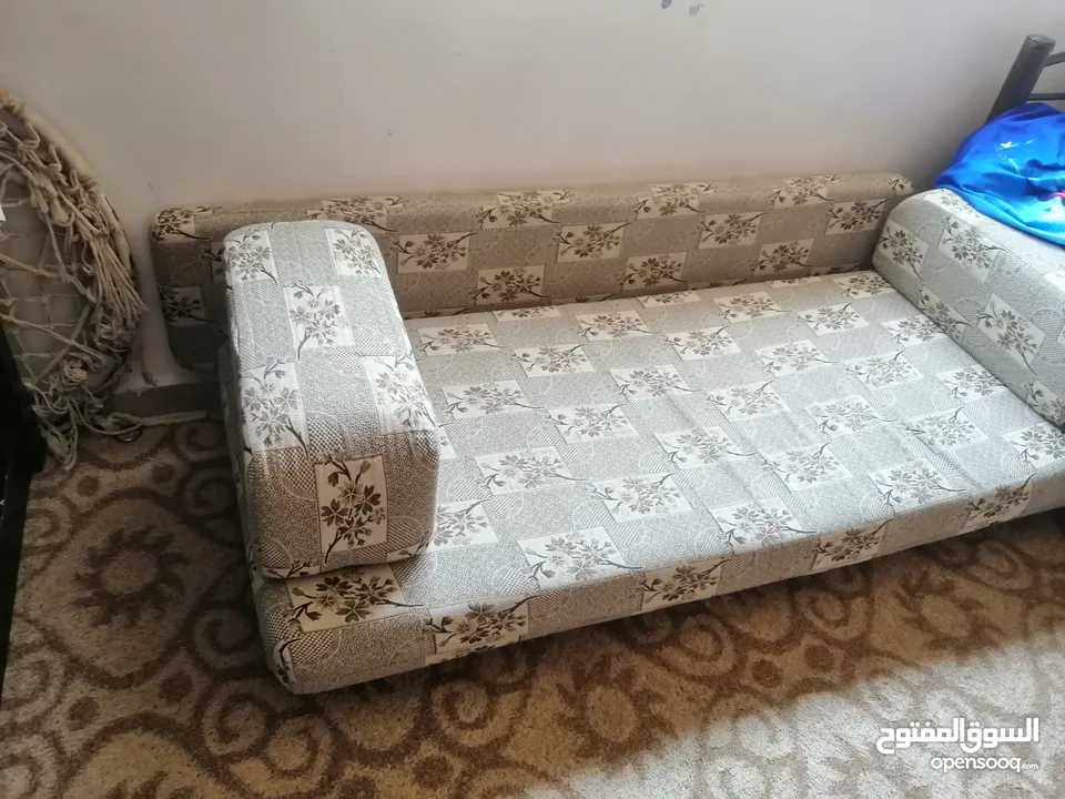 طقم فرشات عربي مستعمل بحالة ممتازة للبيع