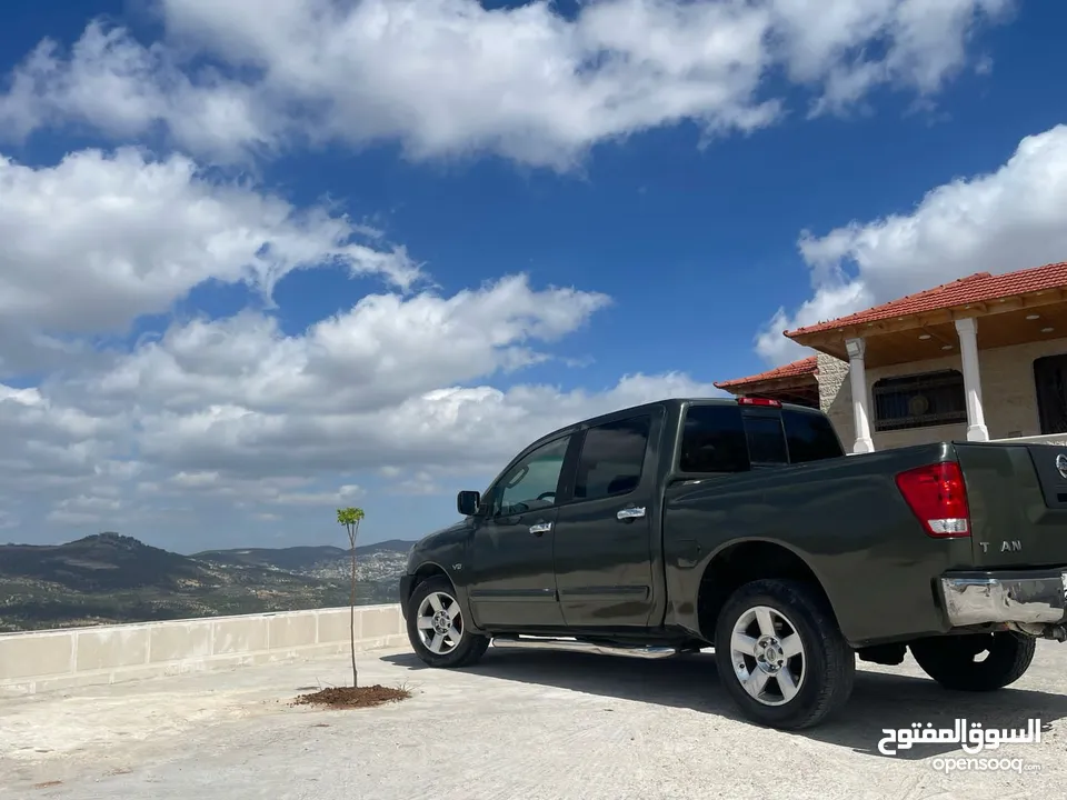 للبيع او البدل بكم نيسان تيتان  بنزين فورويل شغال فتحة قناص مرخص Nissan titan  قابل للتقسيط