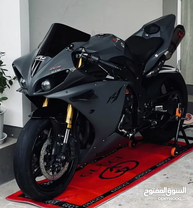 مطلوب دراجة Yamaha R1 نظيفة و فحص ممتاز