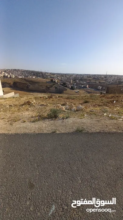 أرض البيع منطقة أم نواره خلف كازية الفنار بسعر مغري جدا