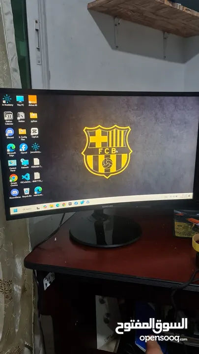 شاشة سامسنق 27 انش مستعملة.