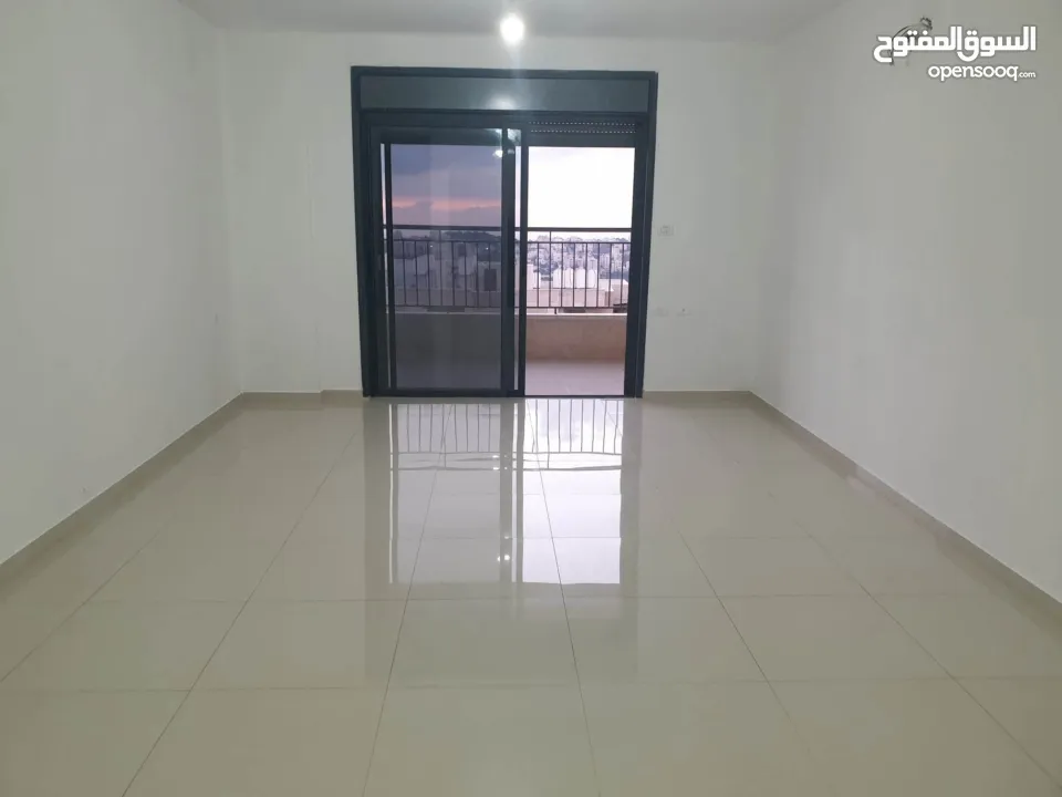 شقة للبيع اول شارع الارسال / وسط البلد   دقائق من دوار المنارة