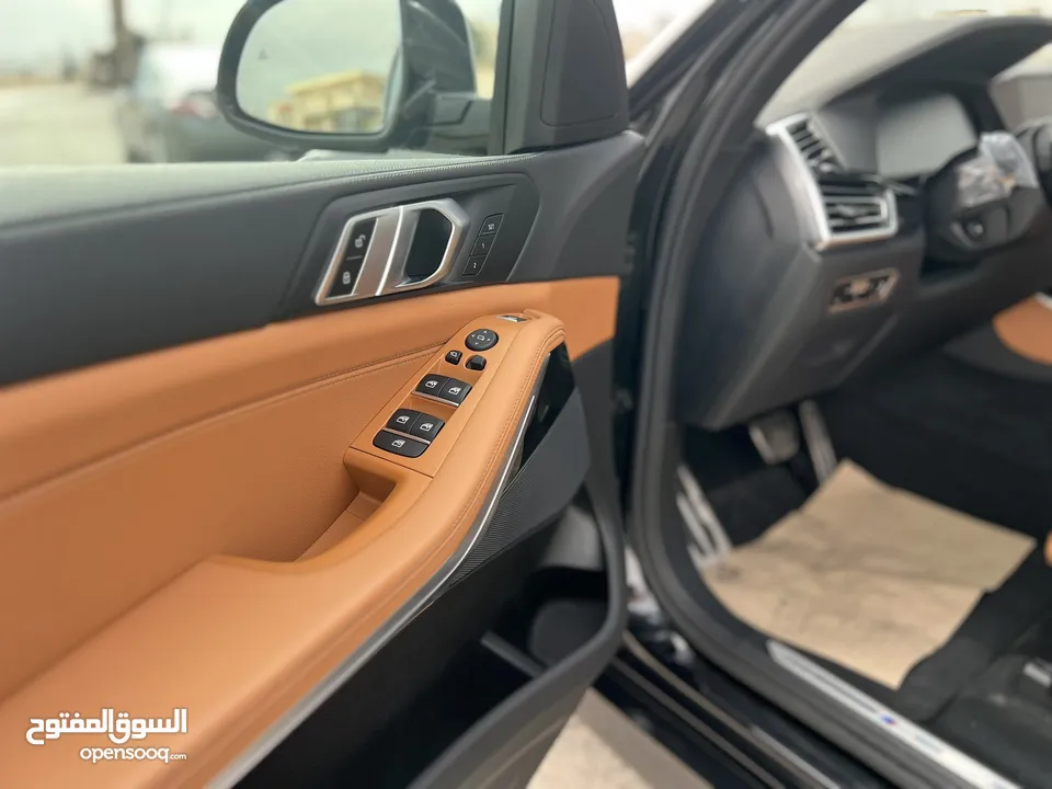 بي ام دبليو X5 لون اسود موديل 2022 Mكيت فل كامل فحص كامل وارد وكاله عمان