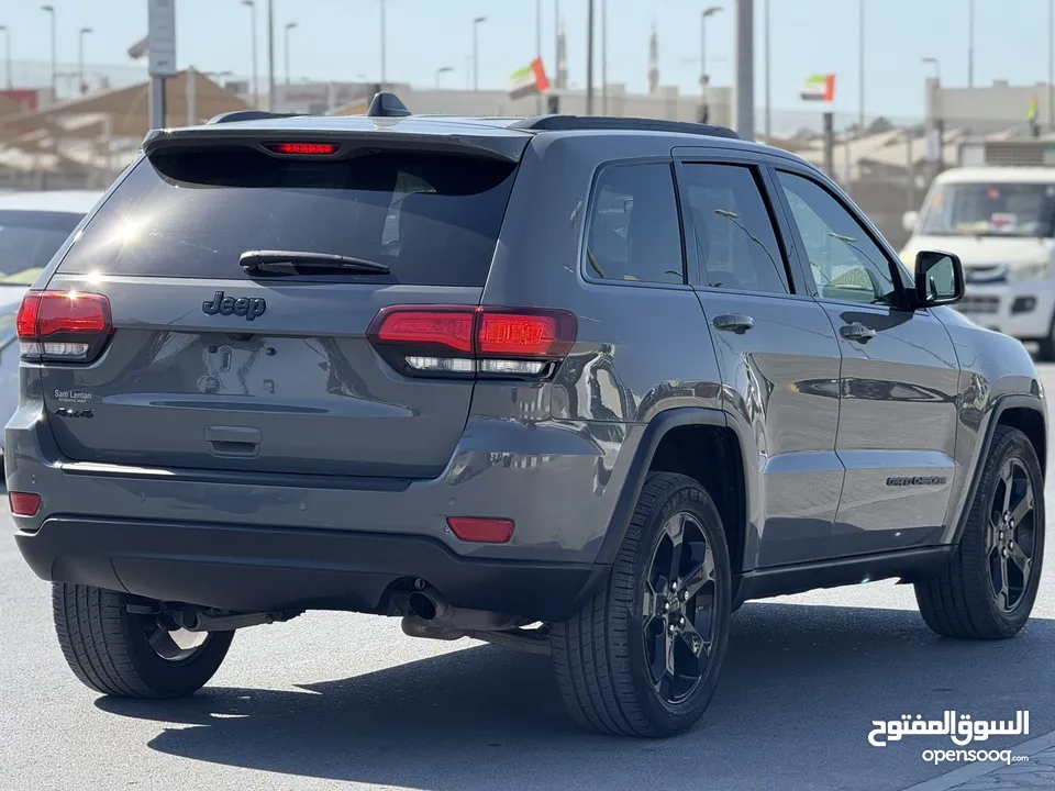 Jeep Grand Cherokee 2019 model, imported from America, accident-free, in agency condition