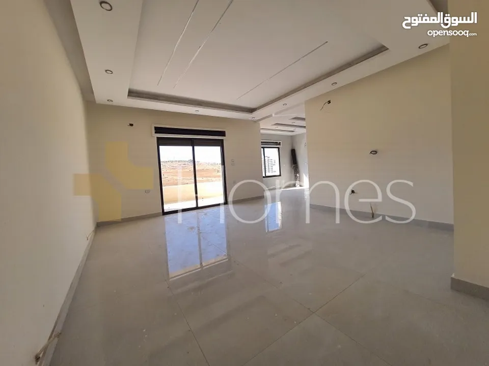 شقة طابقية طابق اول للبيع في كوريدور عبدون بمساحة بناء 220م