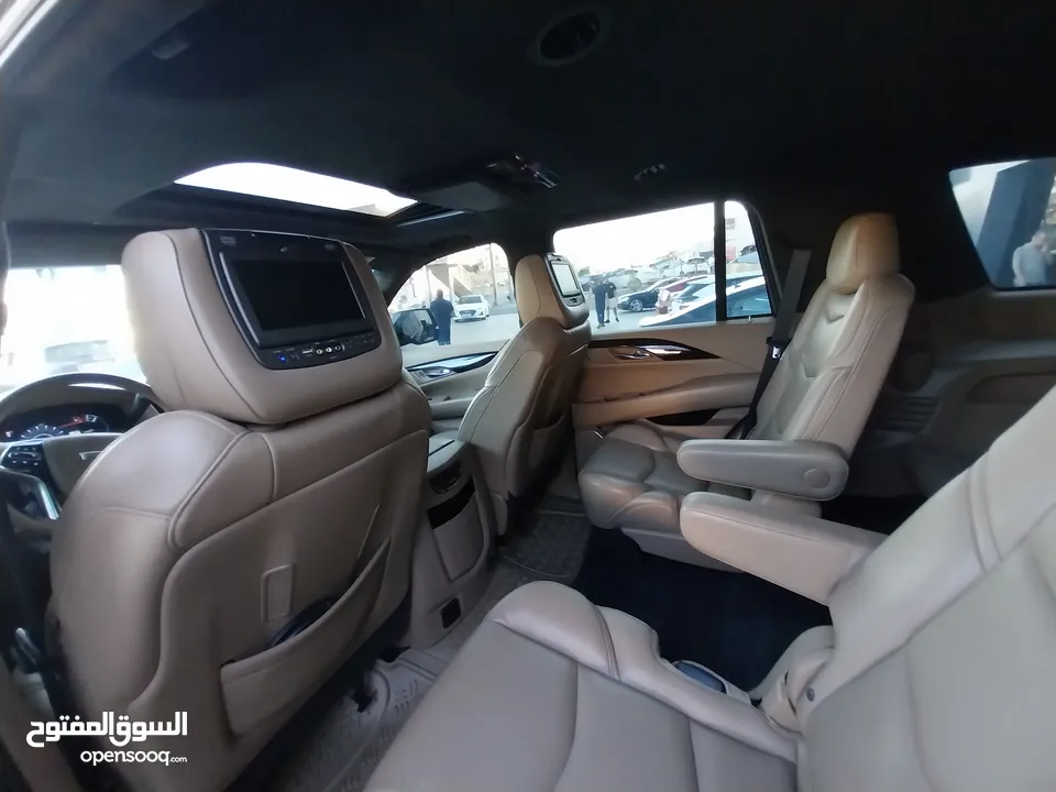كاديلاك اسكاليد وارد الوكالة قاطع مسافة 29000km فقط صنف platinum