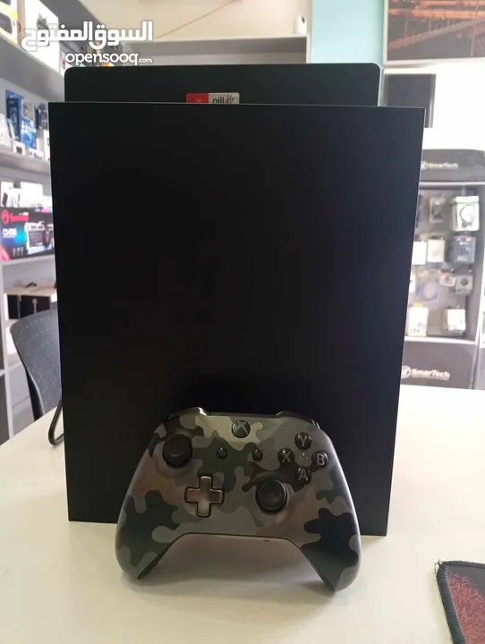 جهاز xbox one x بحاله ممتازه بسعر 750 شيكل