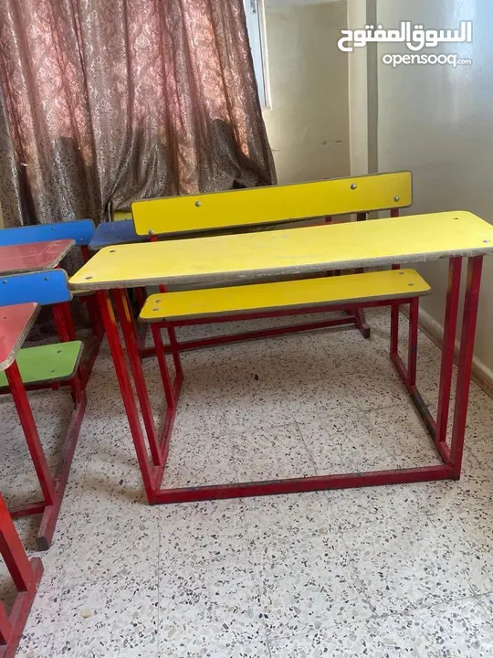 اثاث  مدرسة ورضة.  مكاتب  مستعملة بحاله الجيد جدا المفرق