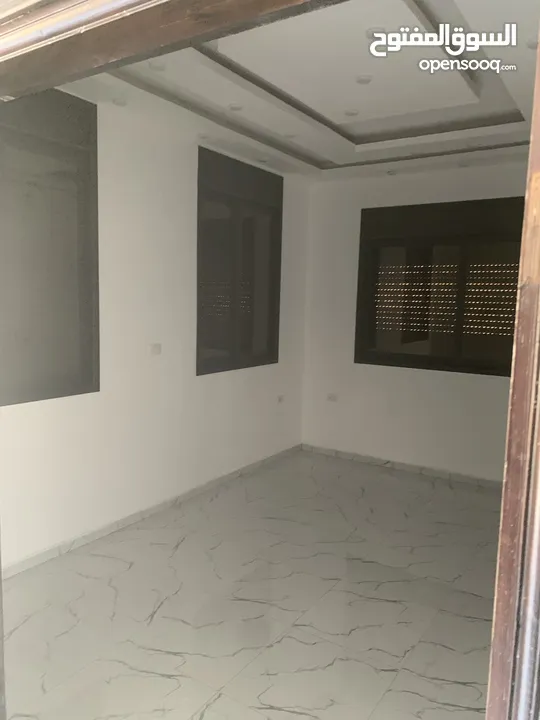 شبه فيلا للإيجار في ماركا الشمالية