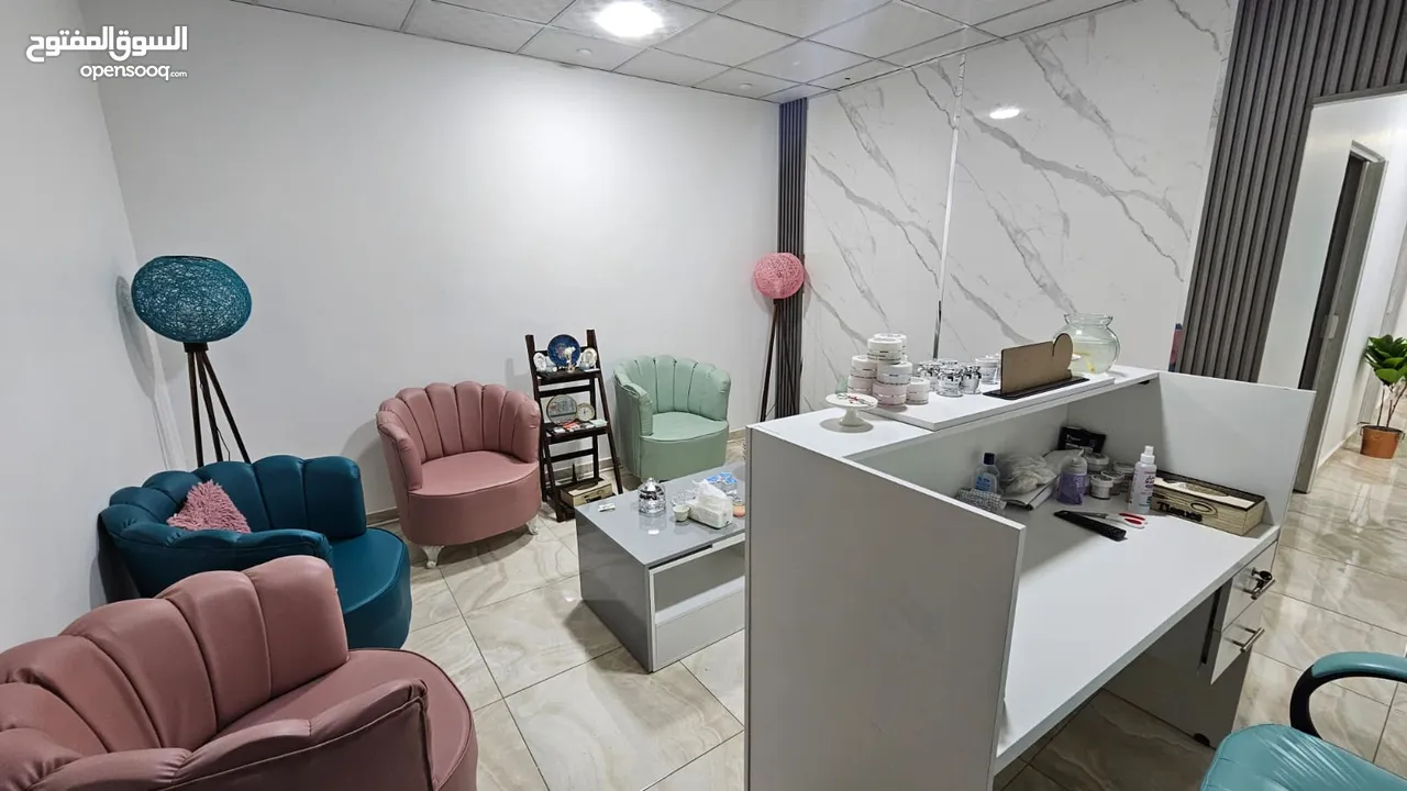 مركز ( عيادة ) مساج + حجامة سيدات للبيع
