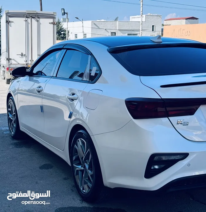 كرت ابيض KiA 3 ( 2019)