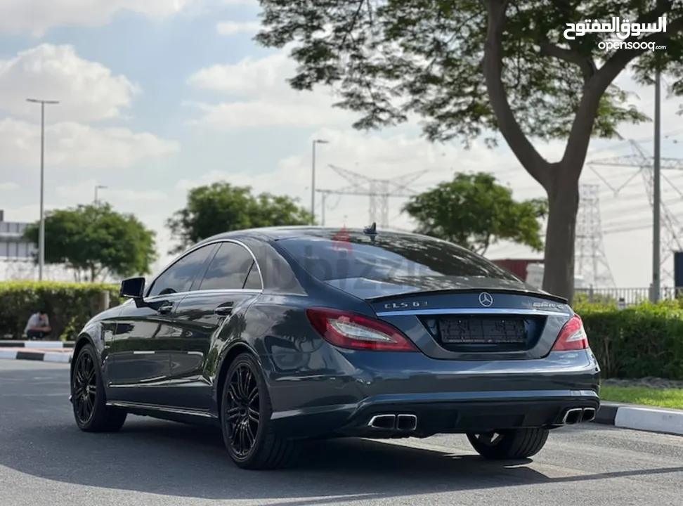 مرسيدس بنز cls63 2014 وارد كندا بدون حوادث ماشي 220 الف صبغ وكالة