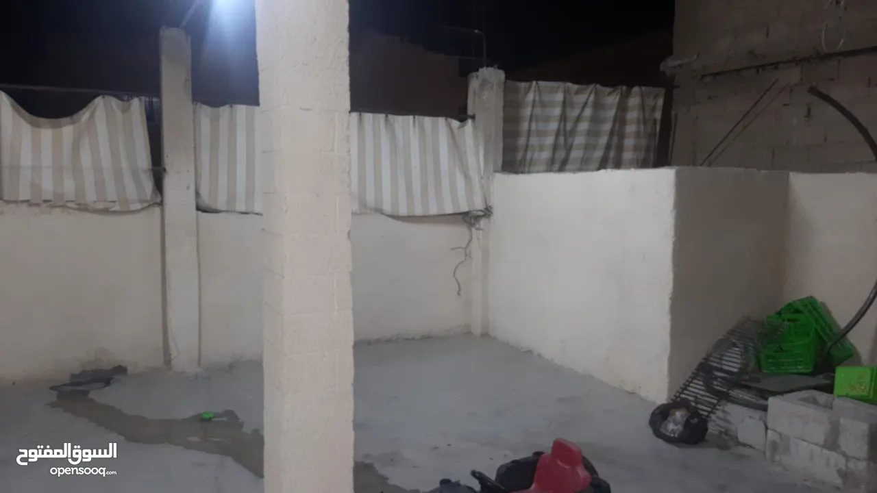 شقة سكنية شبه مستقلة