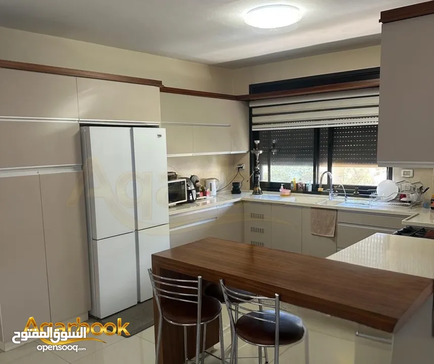 شقة للبيع عين منجد – بالقرب من قيادة الشرطة