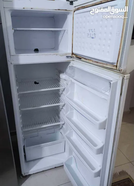 ثلاجة حجم صغير للبيع مستعمل بحالة جيدة جدا