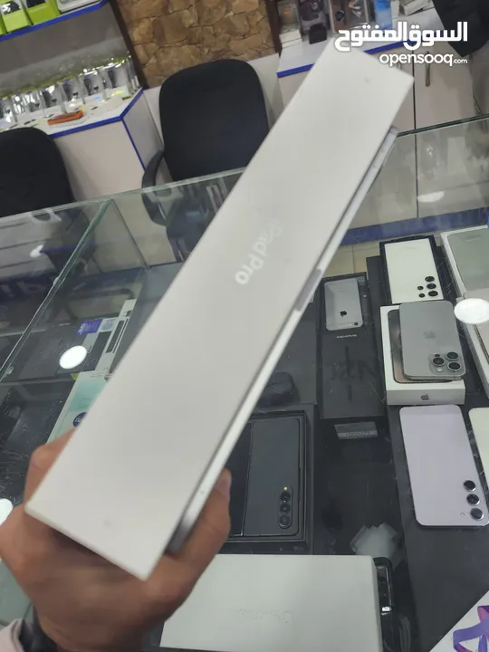 ipad 11 pro 256 GB (M4)  بحالة الجديد