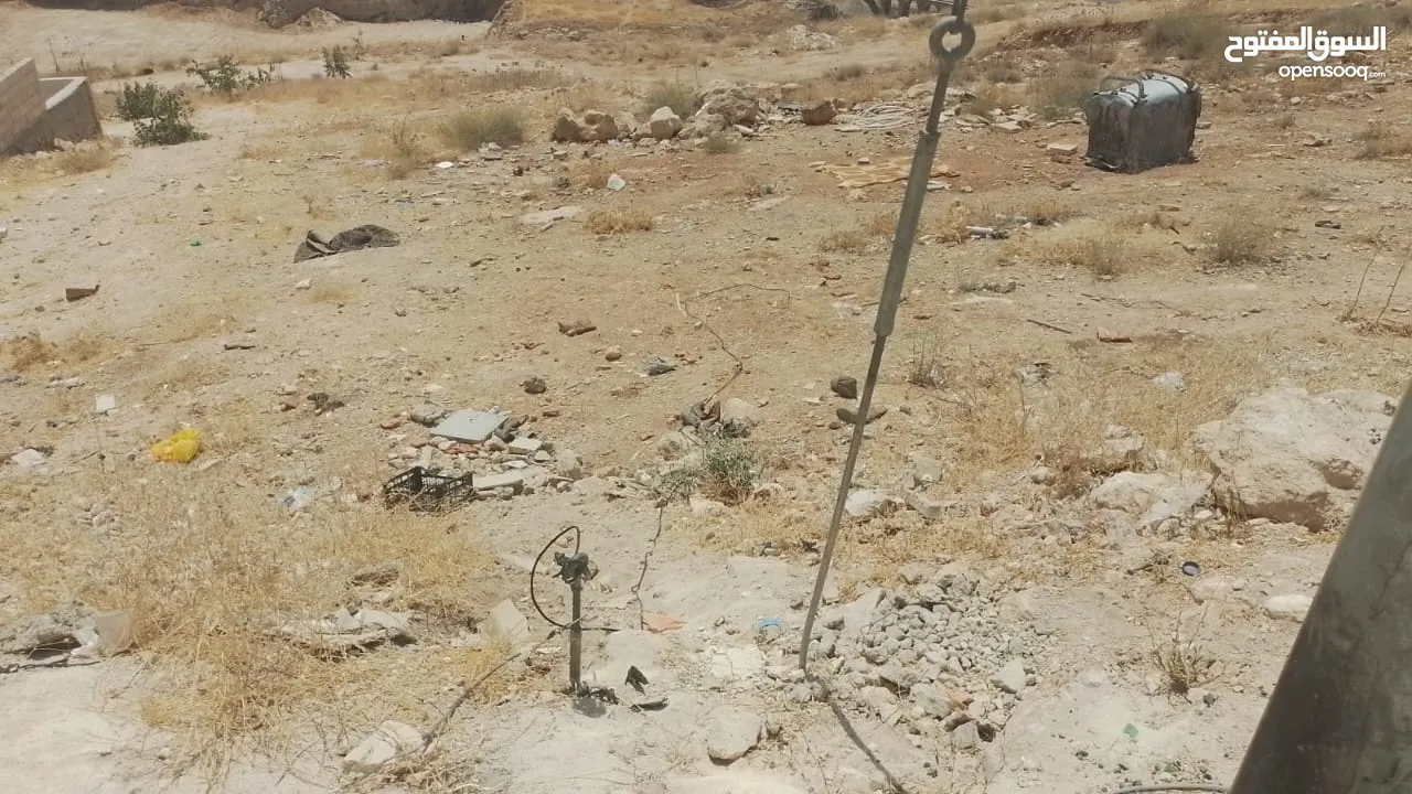 أرض البيع منطقة أم نواره خلف كازية الفنار بسعر مغري جدا