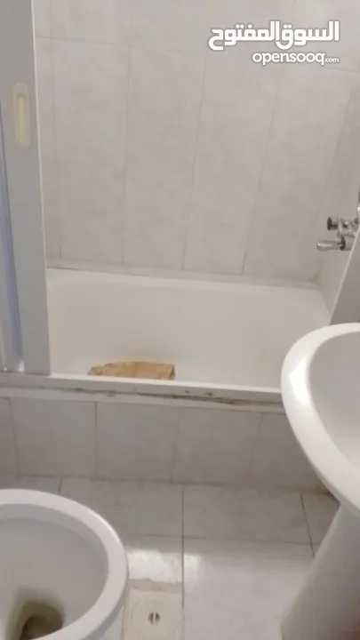 شقه طابق ارضي مدخل مستقل ليست تسويه للبيع الحي الشرقي