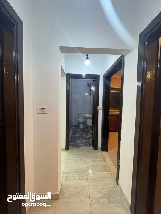 عماره تتكون من 8 شقق فاخره للبيع