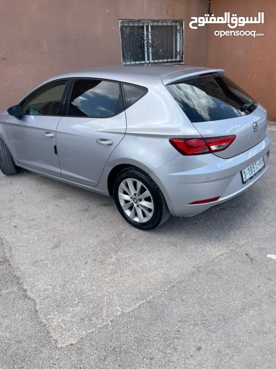 سيات ليون 2018 أنيقة ومميزة بحالة ممتازة جدا داخلية نظيفة وغير مهيونة