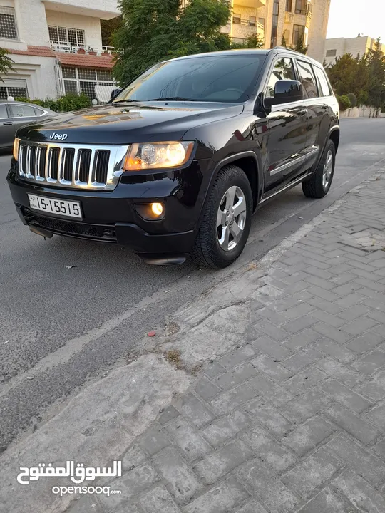 Jeep Grand Cherokee 2011                                                          Laredo 4x4