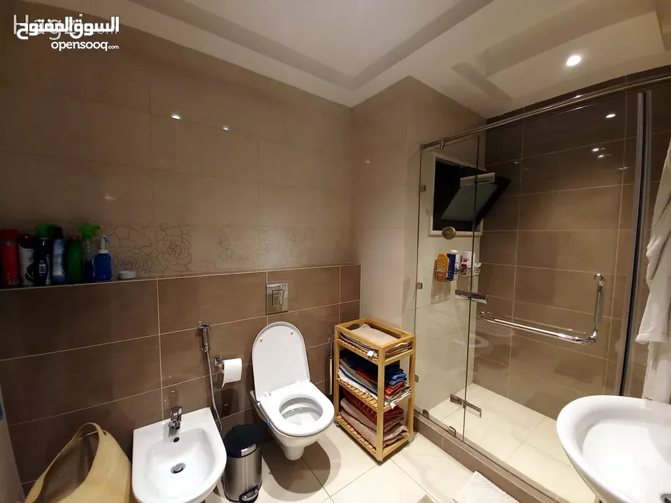 شقة مفروشة للإيجار 220م2 ( Property 17216 )