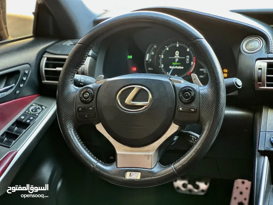 للبيع لكزس iS 2014 F Sport دفريشن بحالة الوكالة