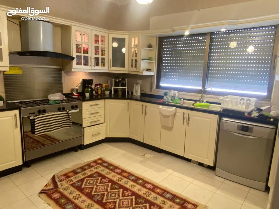 شقة للبيع خلف مستشفى الراهبات الوردية (( واتس اب))
