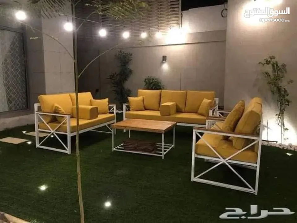 اثاث معدني متين