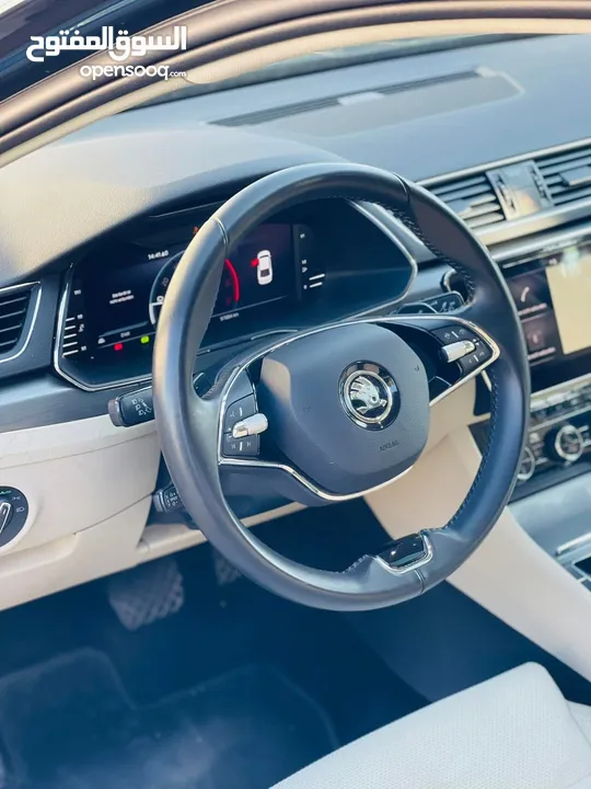 SKODA - SUPERB
