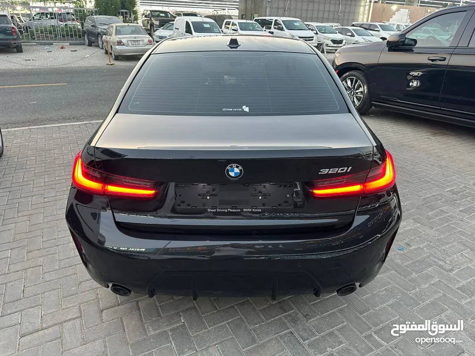 BMW 320i 2024 2.0L Turbo