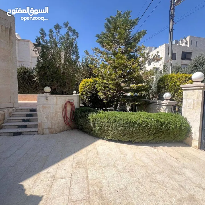 فيلا للبيع طريق المطار ضاحية النخيل