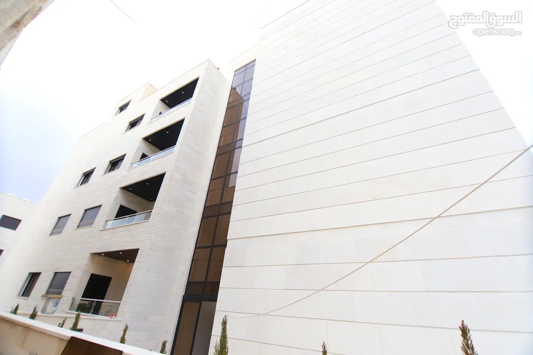 شقة دوبليكس مع روف باطلالة مميزة مساحة بناء 175 وتراس 45م بسعر مميز في ابو نصير