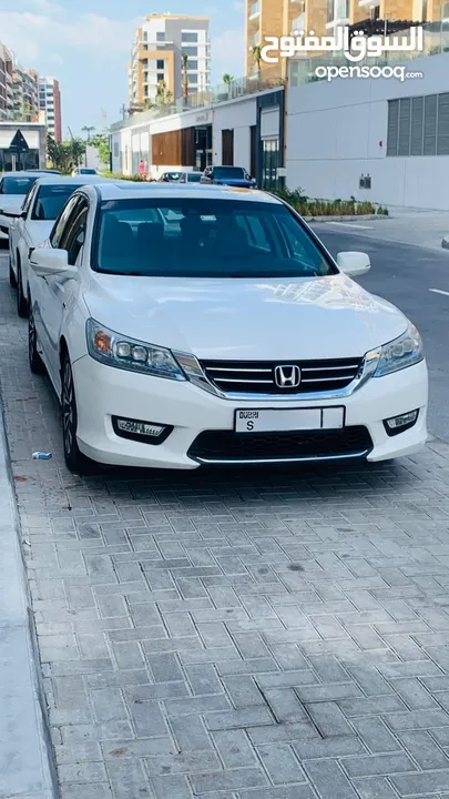 Honda Accord Hybrid  Touring  USA Specifications  2015  AED 35,000.