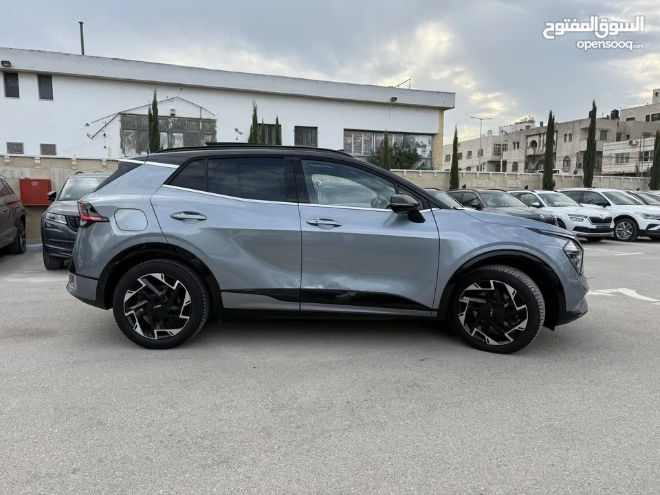 كيا سبورتاج GT Line ترخيص 2022 محرك 1600 هايبرد plug in/يقطع على الشحنه 65 كيلو متر  271 حصان