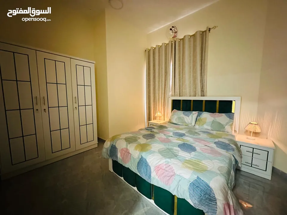 F3 / قرب دوار السفينة غرفة وصالة للايجار الشهري الشامل - مفروشة فرش جديد - 2 بلكونة  - شامل الفواتير