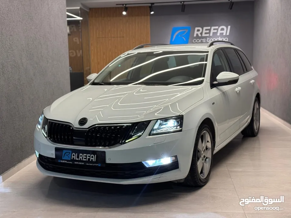 Skoda Octavia station
