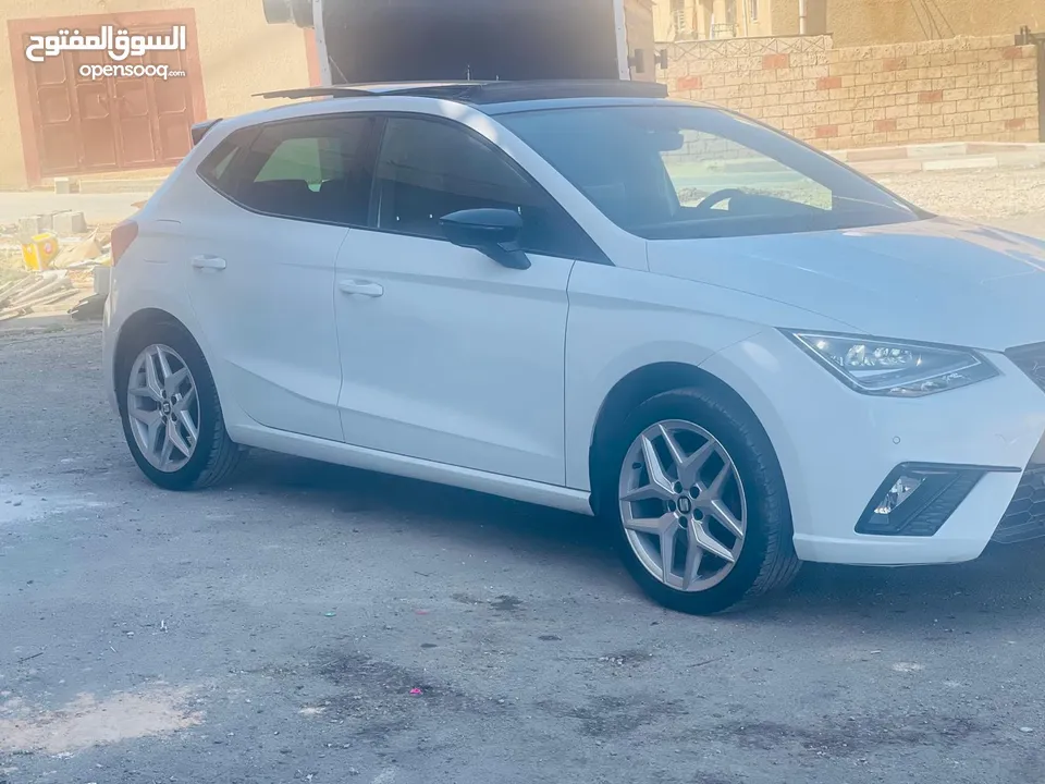 سيت إبيزا إف آر