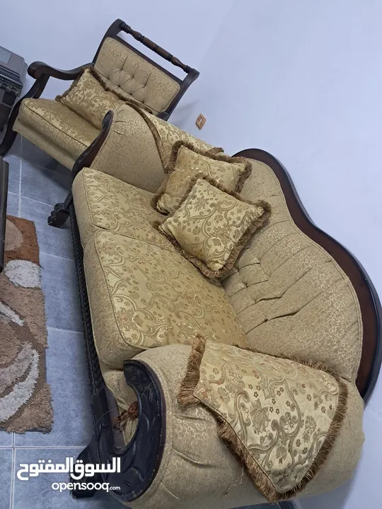 كنب غرفة ضيوف مستعمل