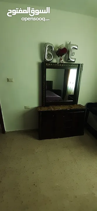 غرفة نوم مستعملة بحالة جيدة