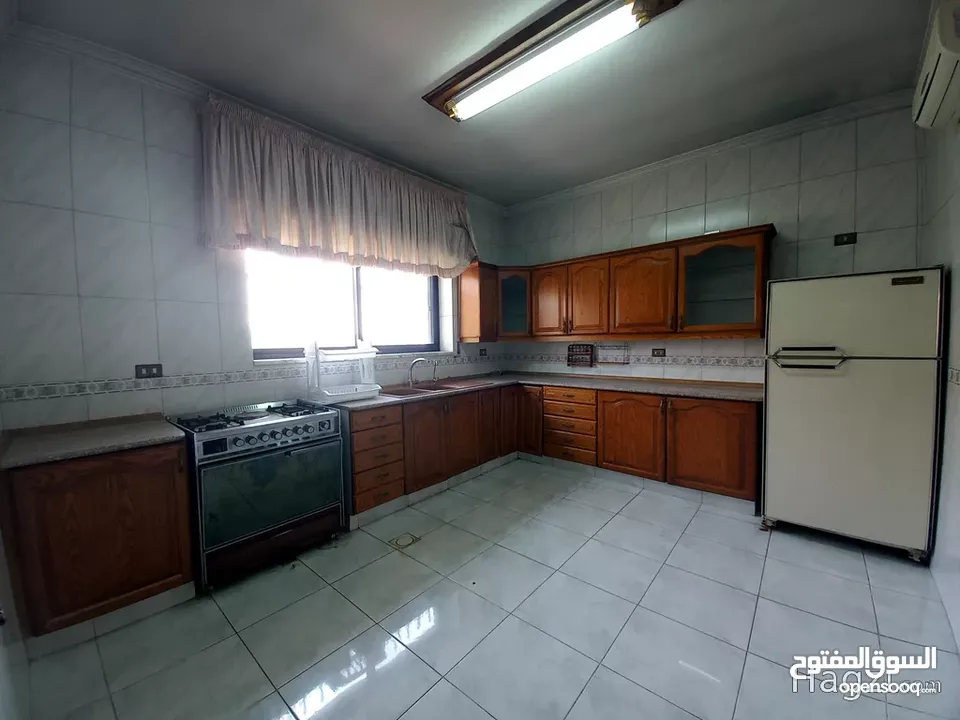 شقة غير مفروشة للإيجار 835م2 ( Property 17112 ) سنوي فقط