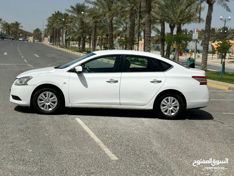 Nissan Sentra 2014 (White)