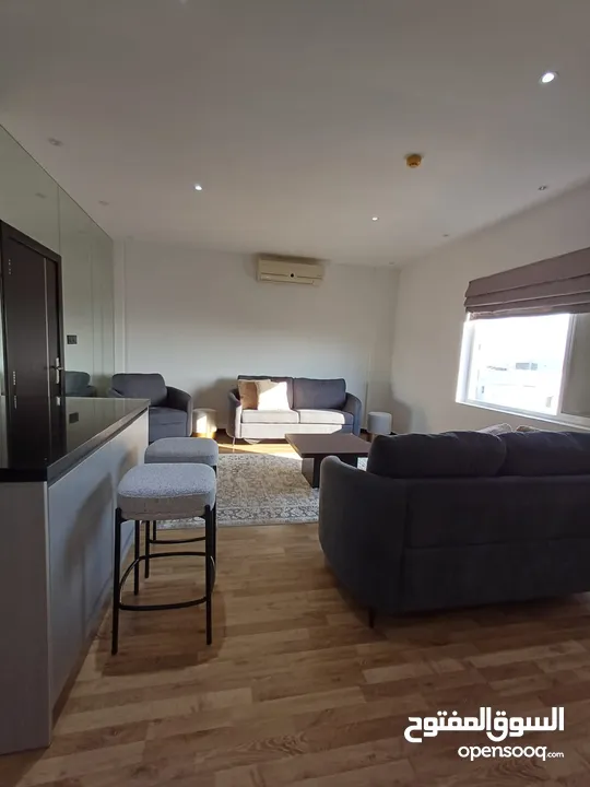 امواج شقه مطله على البحر للبيع