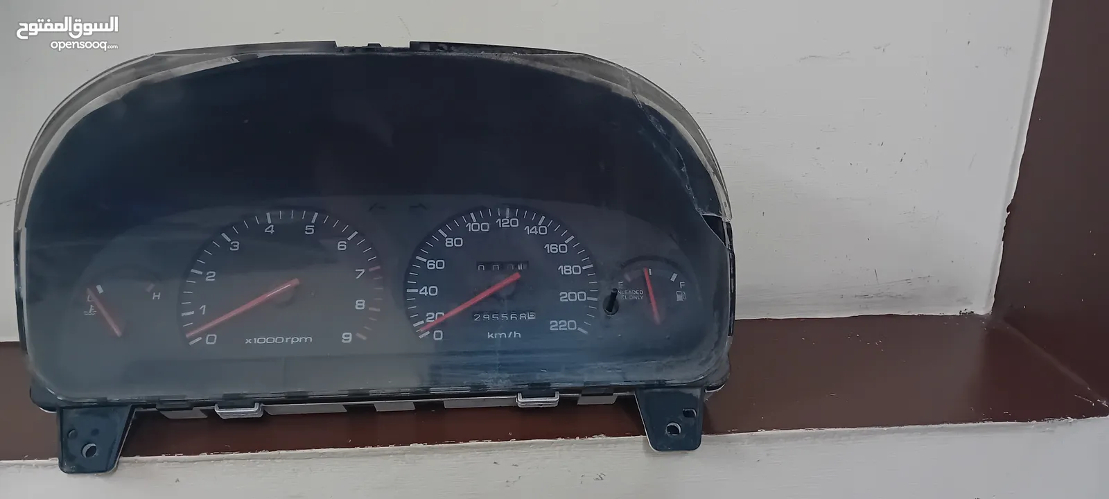 ساعة تابلو و عداد سيارة