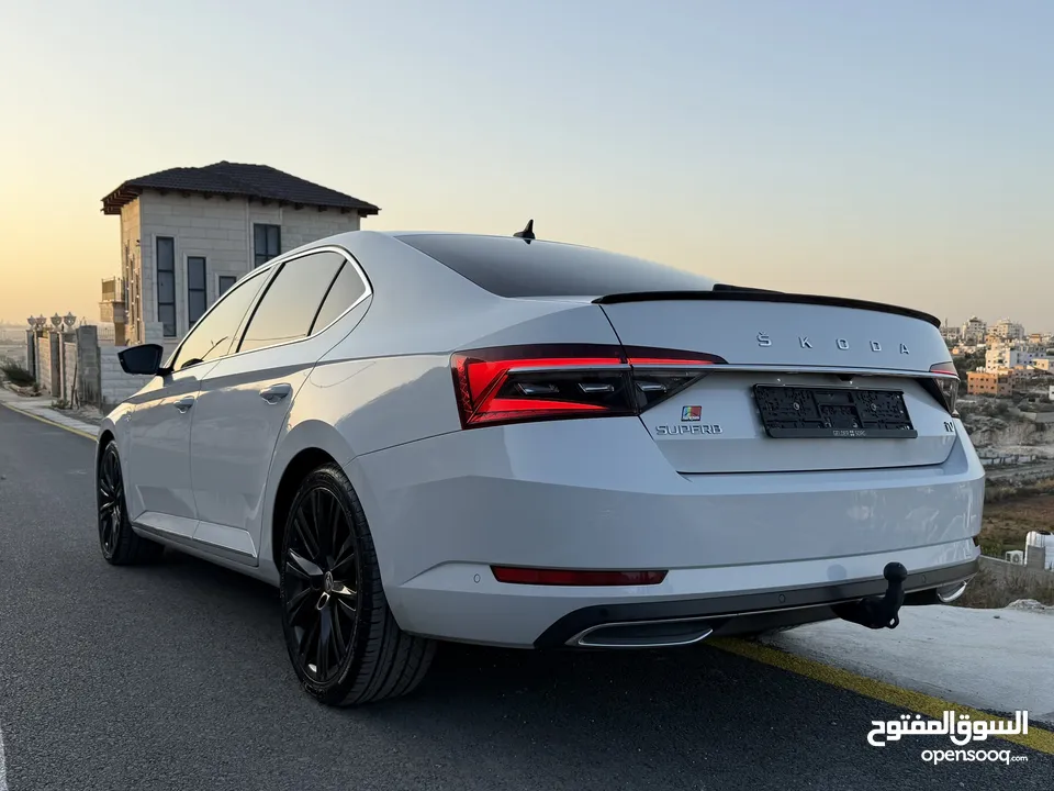 سكودا سوبير ب بلج ان هايبرد