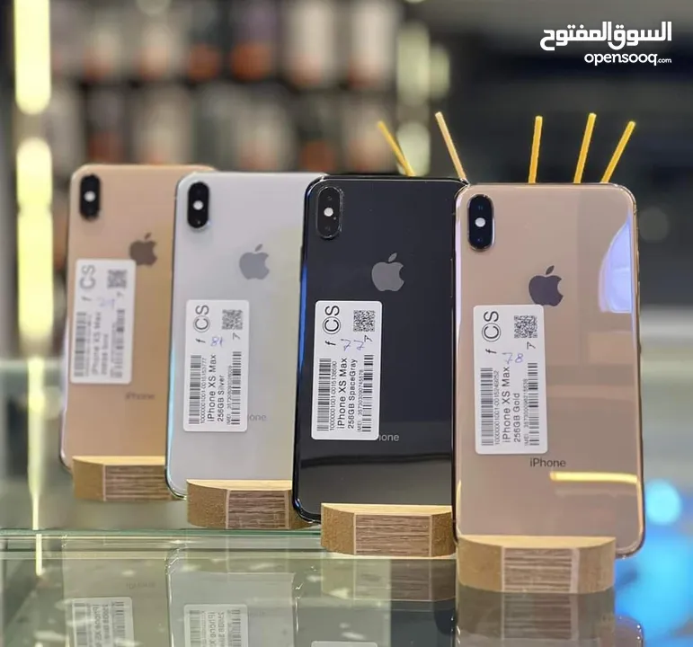 متوفر ايفونات XS الاصلي جيجا 64  و 256 بطارية مشكل هدية كفر ولزقة وشاحن الاصلي متوفر توصيل