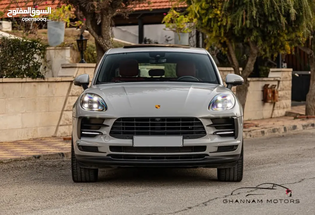 Porsche Mecan 2.0L Turbo وارد وكالة نقل