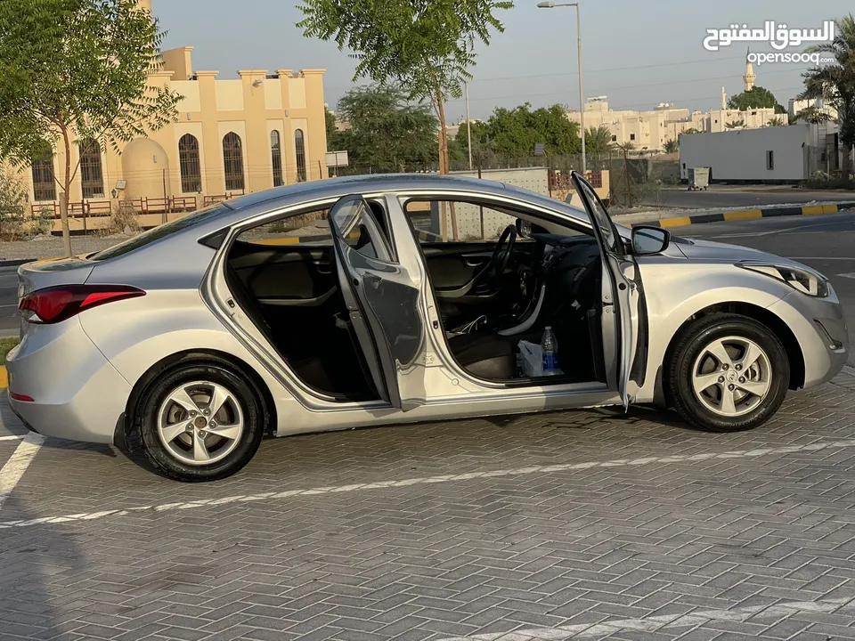 HYUNDAI ELANTRA 2016 EXCELLENT CONDITION - FAMILY USED