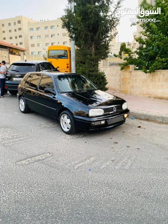 ماتور  1600 سمي قير 5 غيار  دهان جديد  هيئة اماميه جديده  صنوبرصات جديد  كوشوك خلفي وكاله امامي نص ع